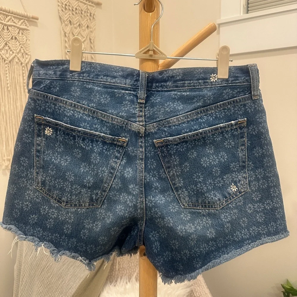 Universal Thread 90s Baggy Distressed Denim Shorts Women’s Size 2